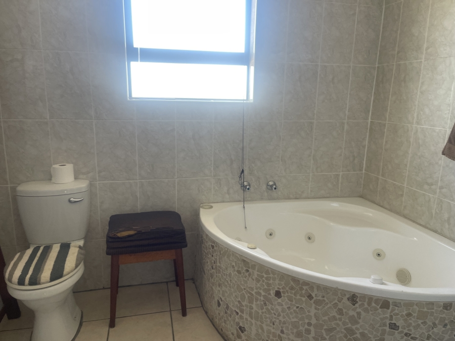 4 Bedroom Property for Sale in Cambridge West Eastern Cape